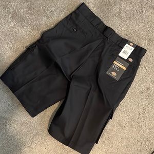 Dickies Men’s Black Loose Fit Cargo Shorts | NWT | 36